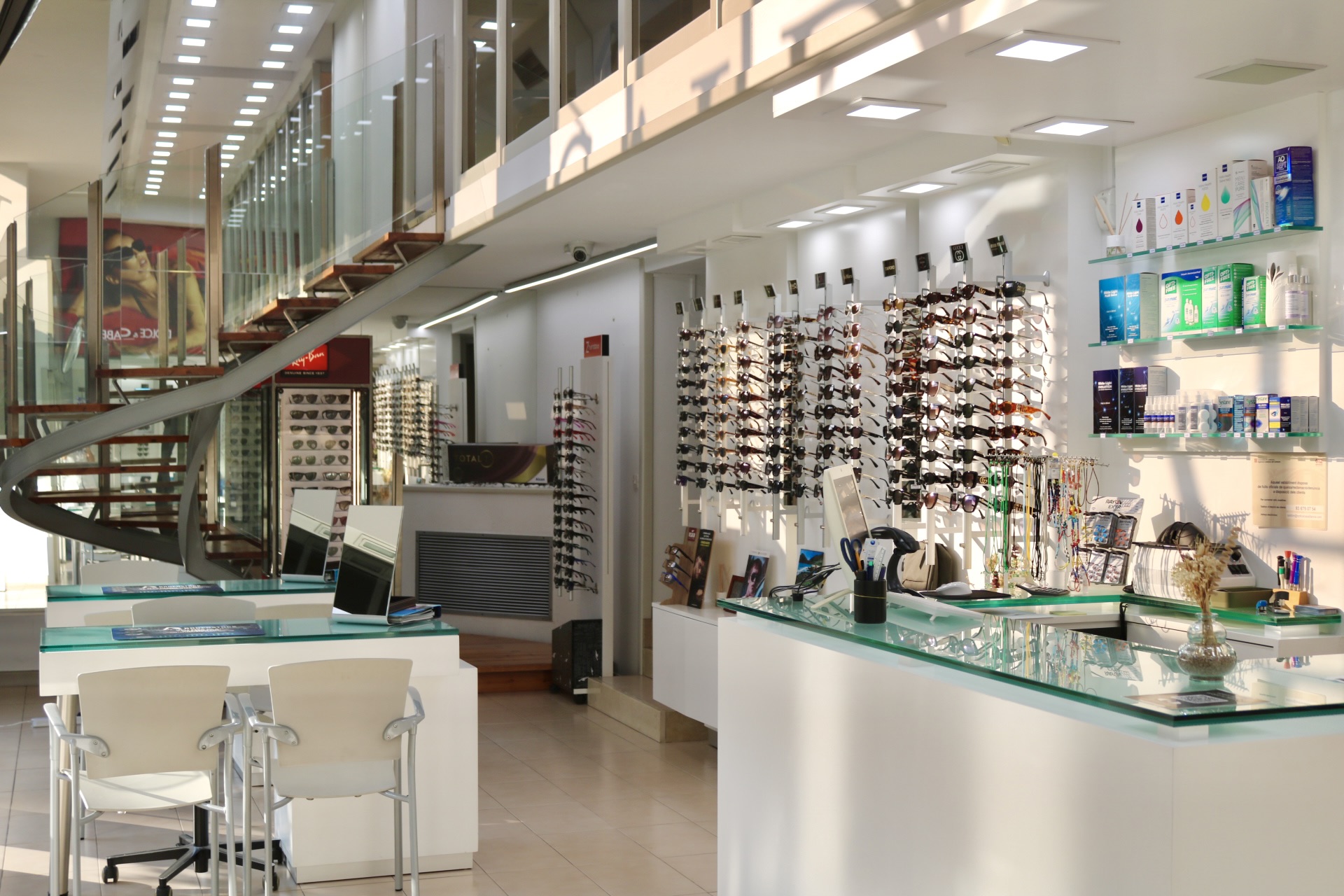 Interior de nuestra óptica en Sant Cugat